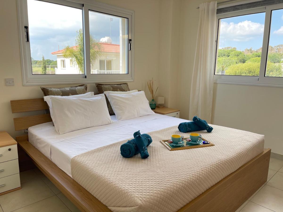 Elena Front Beach Apt *